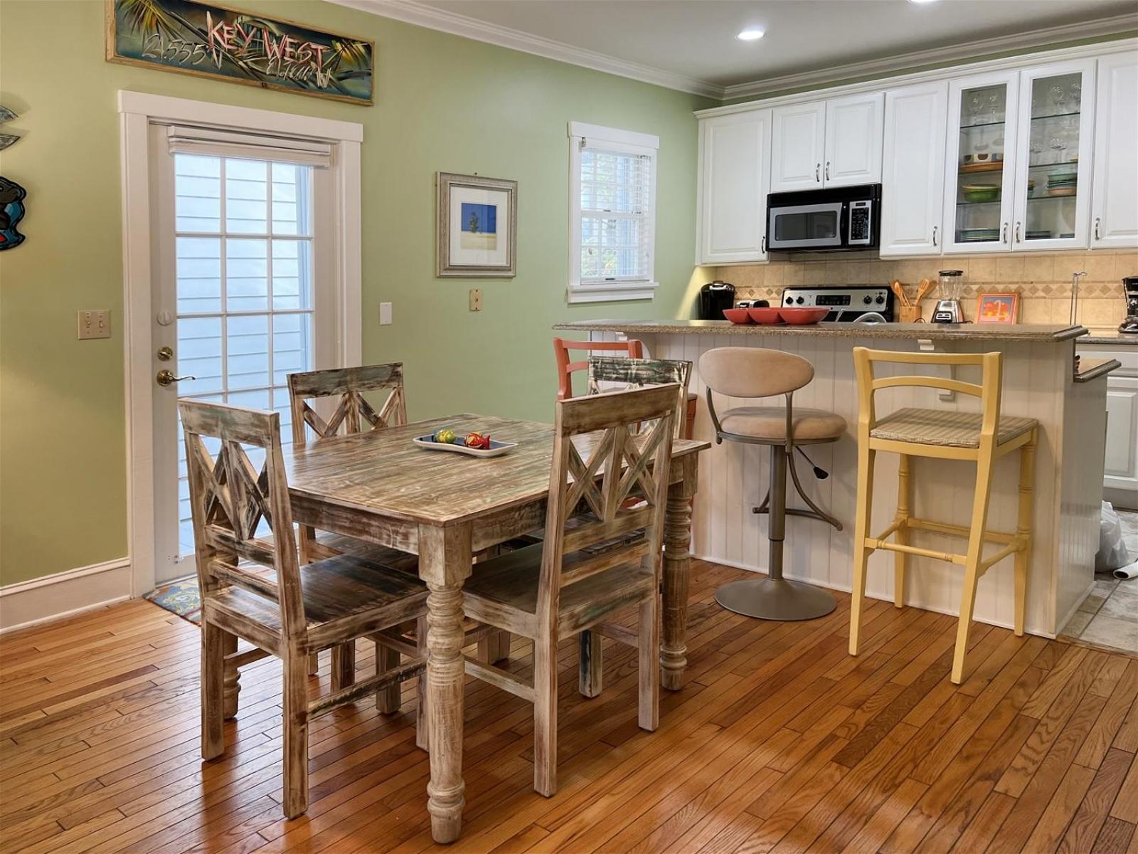 Apartment Parrotville